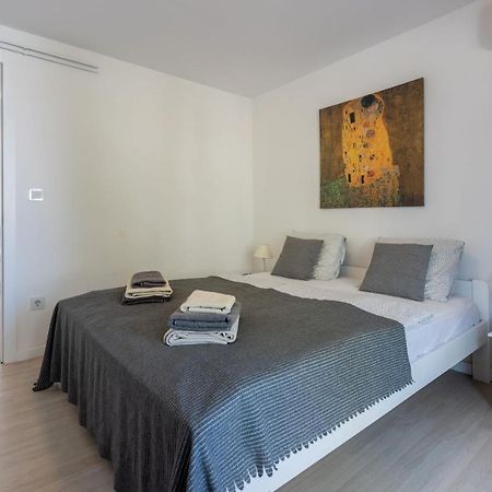 Apartment Vito Njivice Buitenkant foto