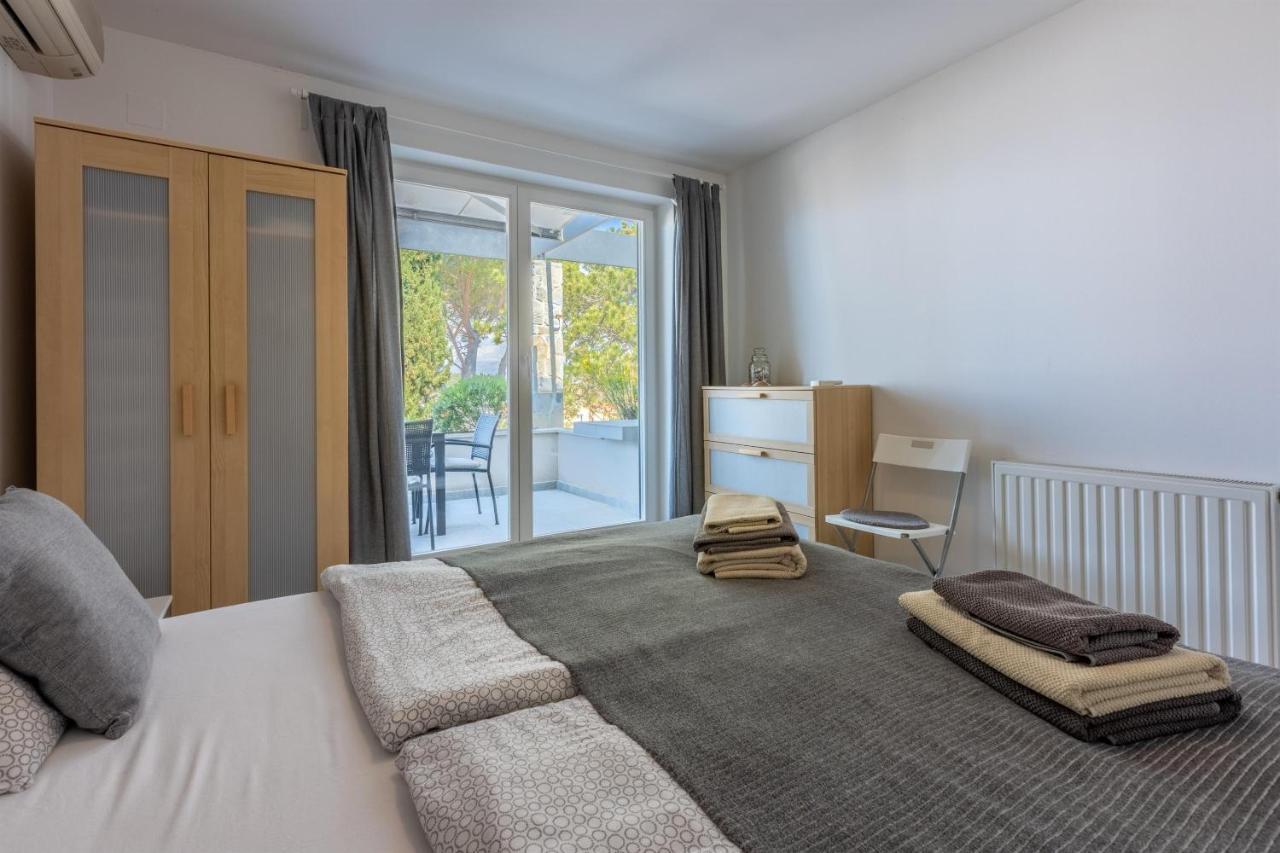 Apartment Vito Njivice Buitenkant foto